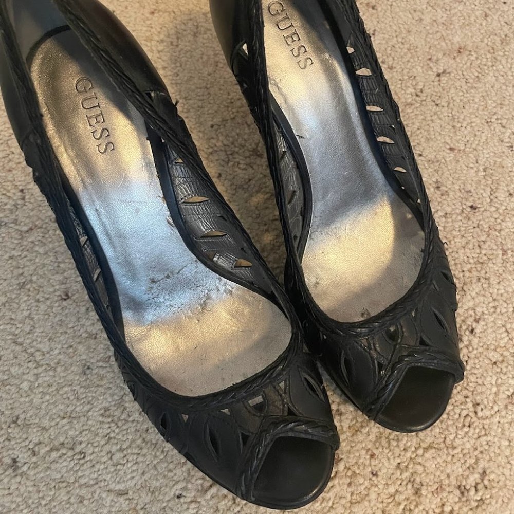 Guess Vintage Black Leather Peeptoe Pumps